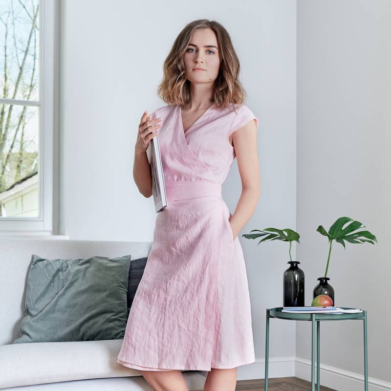 Leinenkleid. Wickelkleid. Rosa Sommerkleid. Kurzärmeliges Midikleid Mit Gürtel. Elegantes Gewaschenes Leinen. Erhältlich in 47 Farben von LinenDi
