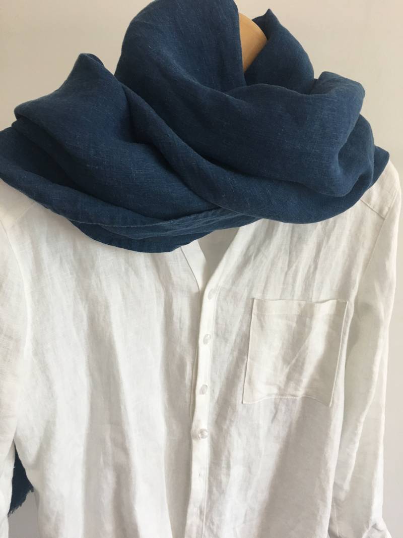 Großer Gewaschener Hanf-Schal, Wrapper-Schal, Natürlicher Hanf-Navy-Indigo-Schal, Umweltfreundliches Leinen Großer Gewaschener Hanf-Schal, Wrapper-Schal, Natürlicher Hanf-Navy-Indigo-Schal, Umweltfreundliches Leinen von LinenLegend