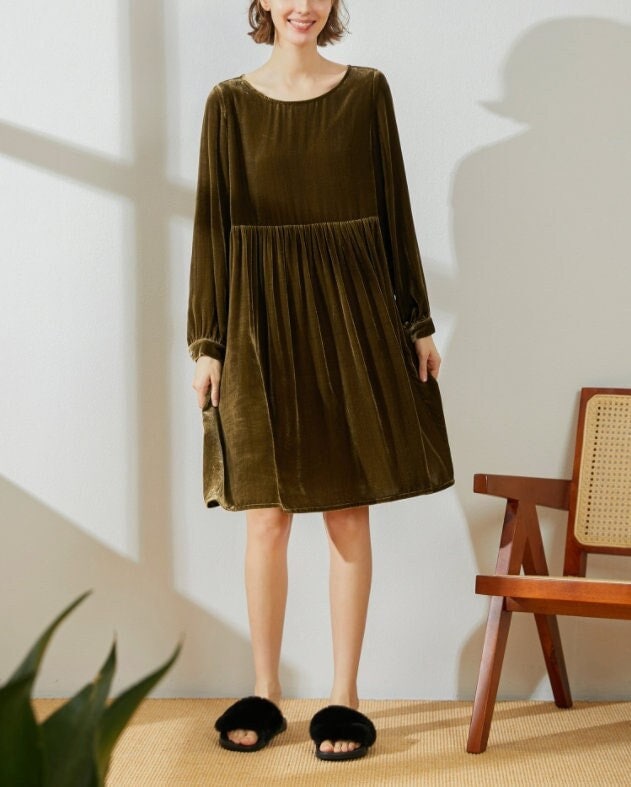 Samtkleider Für Frauen, Kleid Mit Langen Ärmeln, Knielanges Kleid, Lockeres Herbst-Winterkleid, Benutzerdefinierte Handgefertigtes Samtplissierten von LinenLifeStore