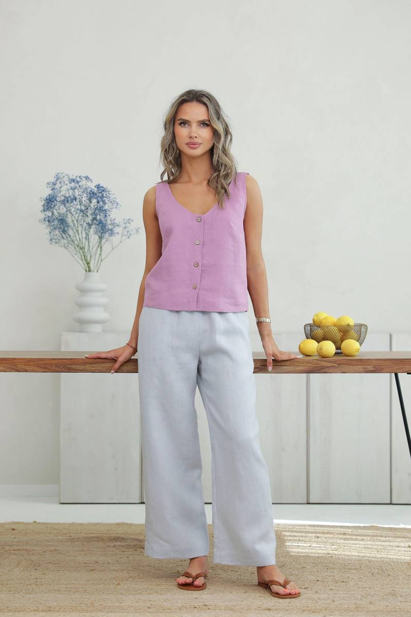 Leinenbluse in Flieder, Basic-Leinenoberteil, Leinen-T-Shirt, Leinenoberteil, Reines Leinen, Alltagsleinen, Ärmelloses Oberteil von LinenSWANclothing