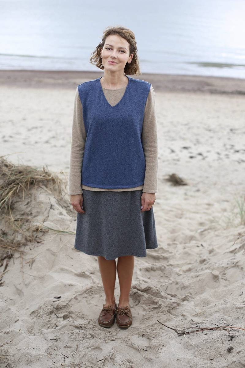 Gestrickte Wollweste | V-Ausschnitt Ärmellose Wollbluse Wolle Bluse Gemütlicher Pullover Heimatweste von LinenSea
