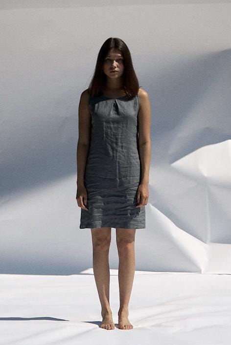 Leinen Kleid Blau Grau Sommer Handmade Damen Kleidung Ärmellos Locker Licht Front Back Detail von LinenWonderLine