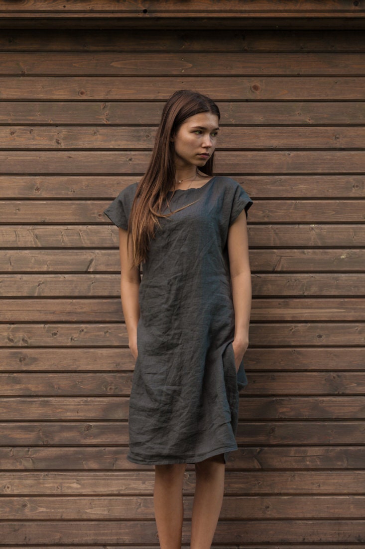 Leinen Tunika Kleid Damen Handgefertigte Kleidung Mit Taschen Lockere Kurze Ärmel Hellgrau Natur von LinenWonderLine