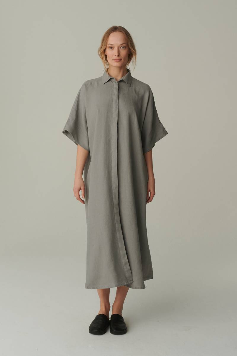 Annika Neutrales Graues Leinenkleid - Oversized Kleid Druckknopf Maxi Button Down Hemdkleid von Linenfox