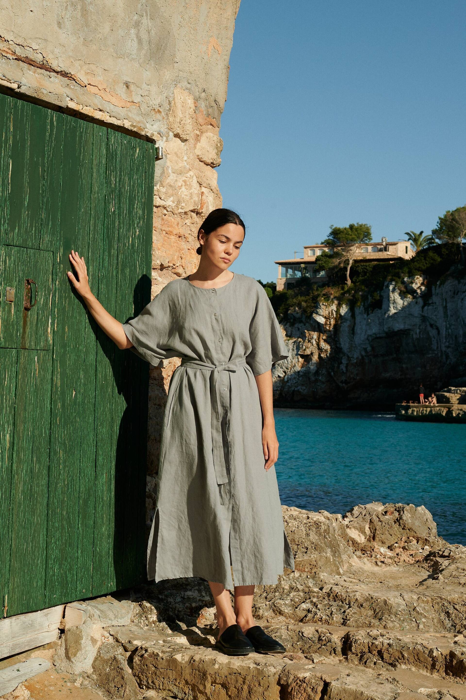 Athiec Neutral Graues Übergroßes Leinenkleid - Druckknopf Sommer Leinen Tunika Kleid Maxi von Linenfox