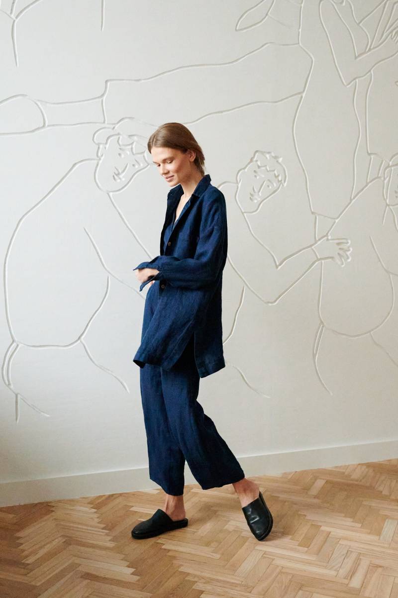 Versandfertig - Vika Dunkelblaues Waffelhemd Oversized Leinenhemd Gewaschenes Hängeschulterhemd von Linenfox