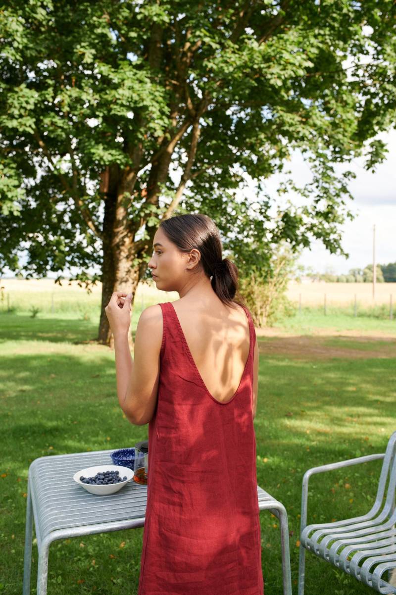 Monstera Burgund Rotes Kleid - Leinenkleid Sommerkleid Schlichtes Trägerkleid Lockeres Leinentunika von Linenfox