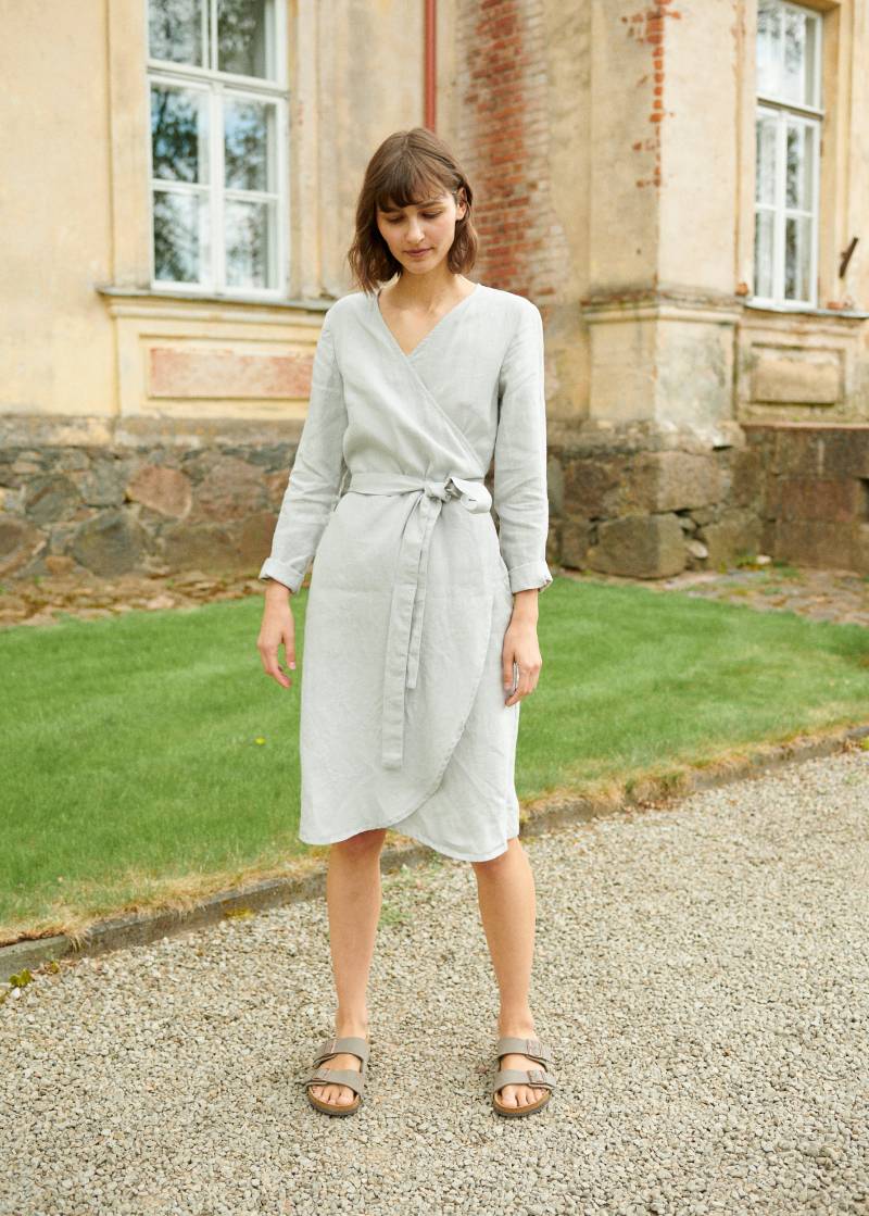 Rosemary Eisgraues Kleid - Wickel-Leinenkleid- Umstands-Leinenkleid- Lockeres Leinenkleid- Wickelkleid- Weiches Leinenkleid von Linenfox