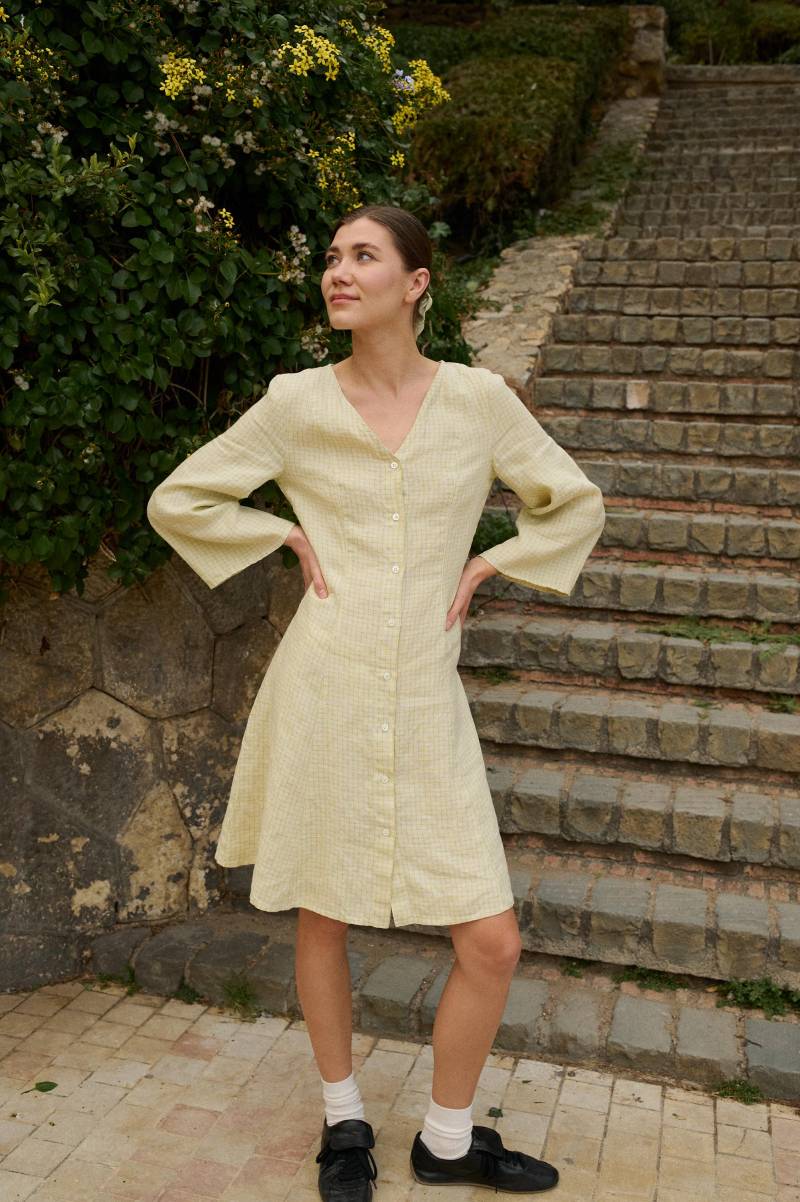 Sierra Apfel Karo Leinenkleid - V-Ausschnitt Button-Down-Kleid A-Linie Ausgestelltes Vintage-Inspiriertes Entspanntes Kleid von Linenfox