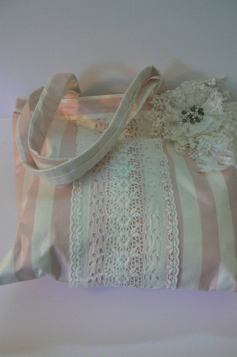 Schöne Rosa Gestreifte Wiederverwendet Canvastasche Mit Doppel-Griffe Schöne Rosa Gestreifte Wiederverwendet Canvastasche Mit Doppel-Griffe von LinensandLaceByK