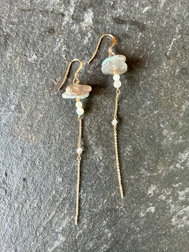 Lange Boucles D Oreilles Fines, Labradorit, Perlmutt Und Kristall von LineofPau