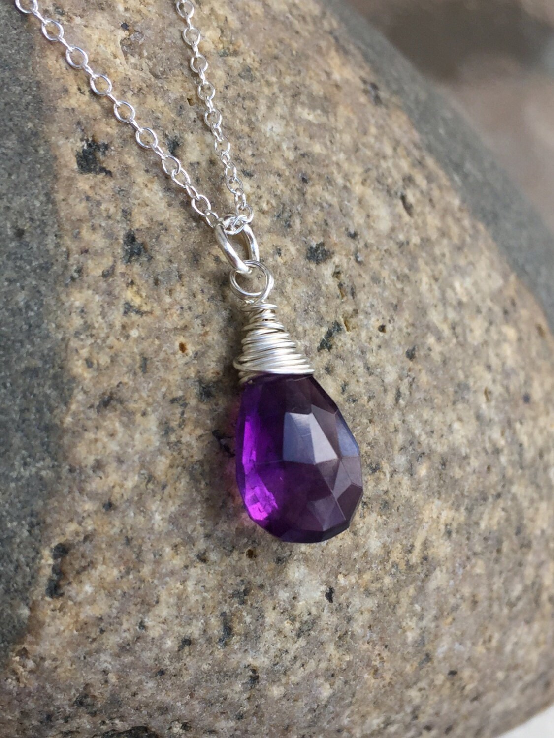 Amethyst Halskette, Royal Purple Briolette, Februar Geburtsstein, Sterling Silber, 14K Gold Fill, Edelsteinkette von Linettesjewelrychest