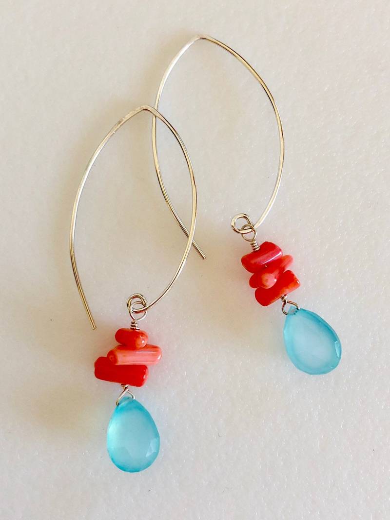 Aqua Blaue Chalcedon Ohrringe, Koralle Edelstein Echte Zweige, Strand Sterling Silber, Gold Fill von Linettesjewelrychest
