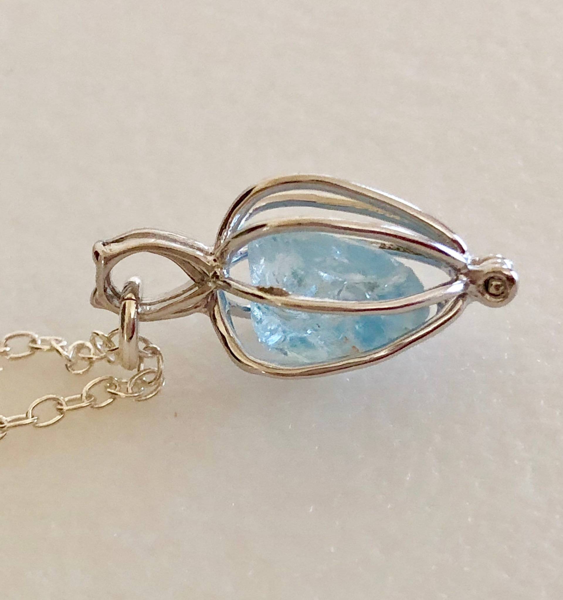 Aquamarin Käfig Halskette, .925 Sterling Silber Tropfen Käfig, Echter Roh Blauer Nugget, Edelstein, März Geburtsstein von Linettesjewelrychest