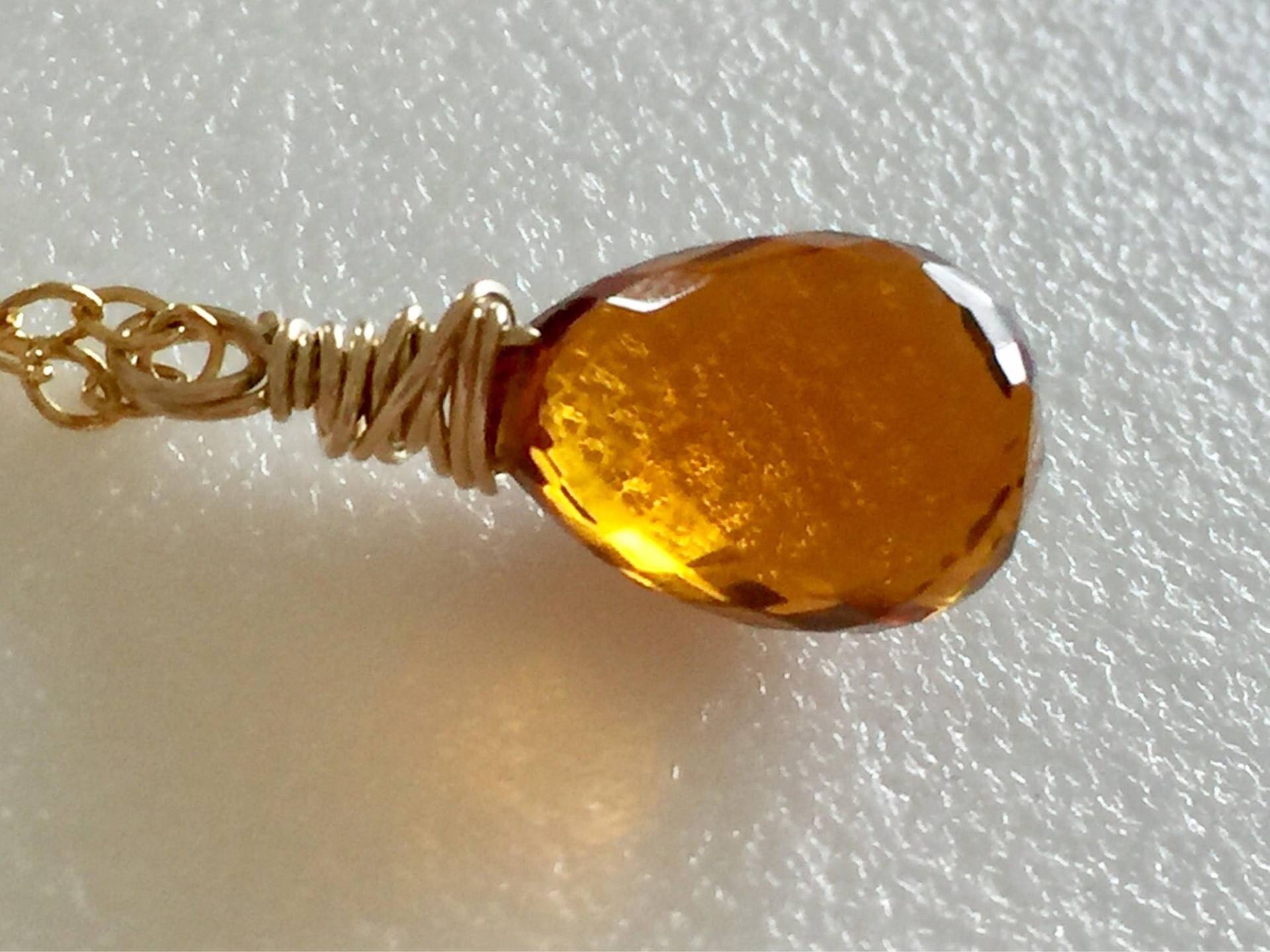 Citrin Goldener Topas Edelstein Halskette, Gelber Madeira Citrin, Quarz Briolette Teardrop, November Geburtsstein, 14K Gold Fill von Linettesjewelrychest