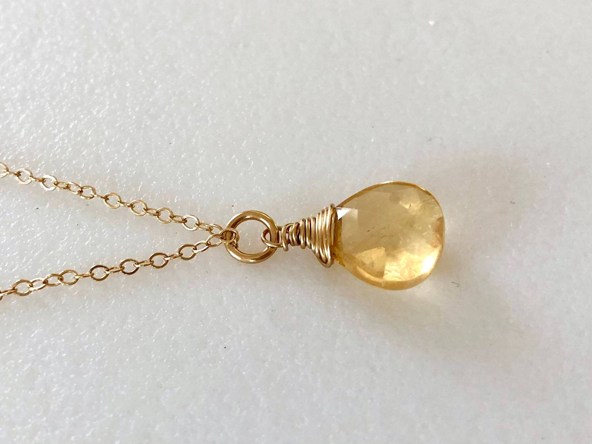 Citrin Halskette, Goldener Honig Gelber Edelstein, Herz Briolette, November Geburtsstein, 14K Gold Fill, Sterling Silber von Linettesjewelrychest