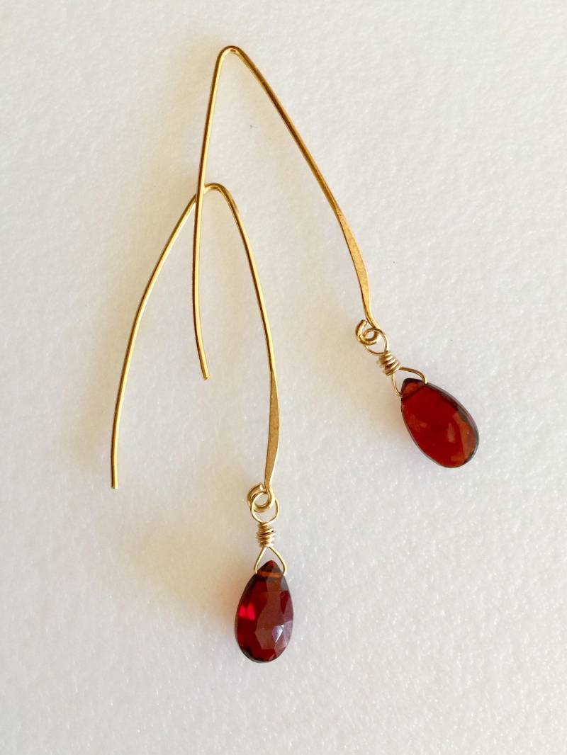 Granat Ohrringe, Januar Geburtsstein, Rote Brioletten, Luxe Aaa, Burgunderrot, 24K Gold Vermeil, Sterling Silber von Linettesjewelrychest