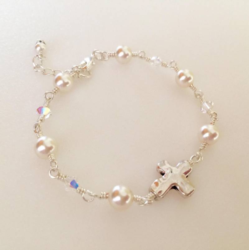 Kommunion Kreuz Armband, Seitlich Kommunion, Konfirmation, Blumenmädchen, Schmuck, Swarovski Elements von Linettesjewelrychest