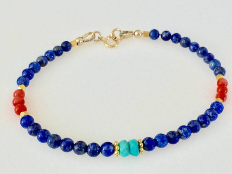 Lapis Lazuli Armband, Kingman Arizona Türkis Koralle Zierliches Perlen 24K Vermeil Vergoldung, September Birthstone von Linettesjewelrychest