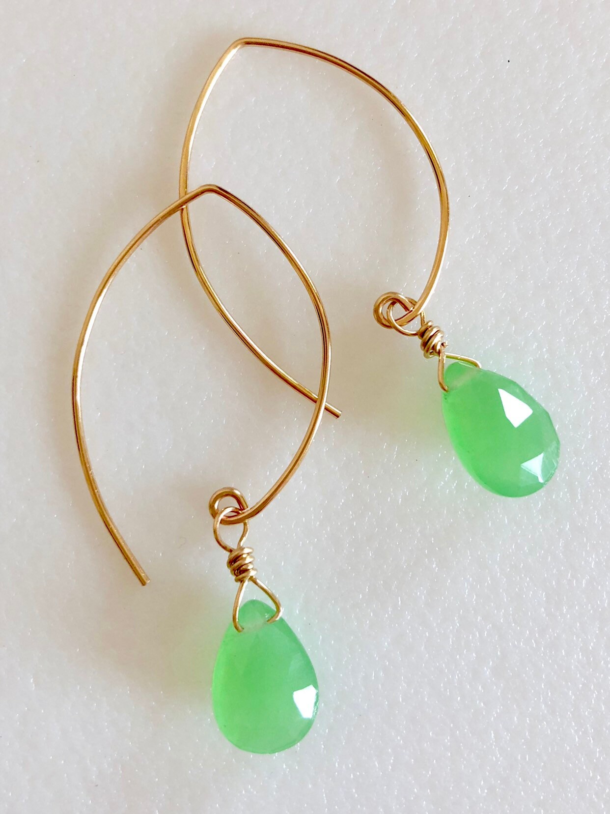 Peridot Grün Chalcedon, Grüner Chalcedon Edelsteine, August Birthstone, Braut, Gold Füllen, Sterling Silber von Linettesjewelrychest