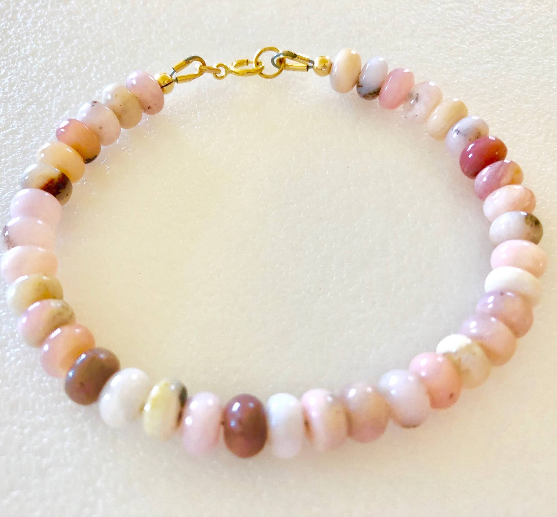 Rosa Opal Armband, Natürliche Rosa Opale, Perlen Edelstein Oktober Geburtsstein, Heilung Boho, 14K Gold Fill, Sterling Silber von Linettesjewelrychest