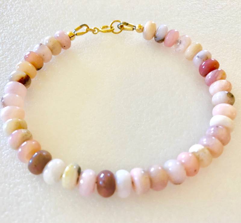 Rosa Opal Armband, Natürliche Rosa Opale, Perlen Edelstein Oktober Geburtsstein, Heilung Boho, 14K Gold Fill, Sterling Silber von Linettesjewelrychest