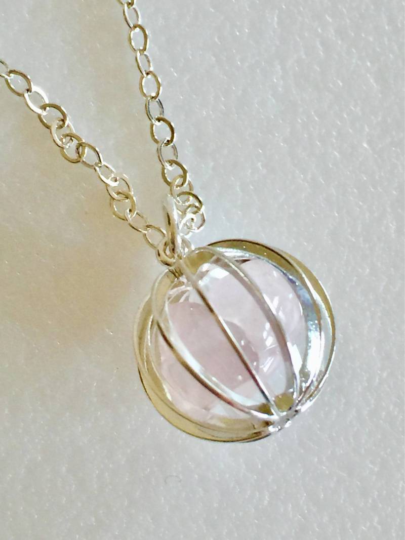 Rosenquarz Halskette, Käfig Anhänger, "Liebe Stein" Heilkristall Sterling Silber von Linettesjewelrychest