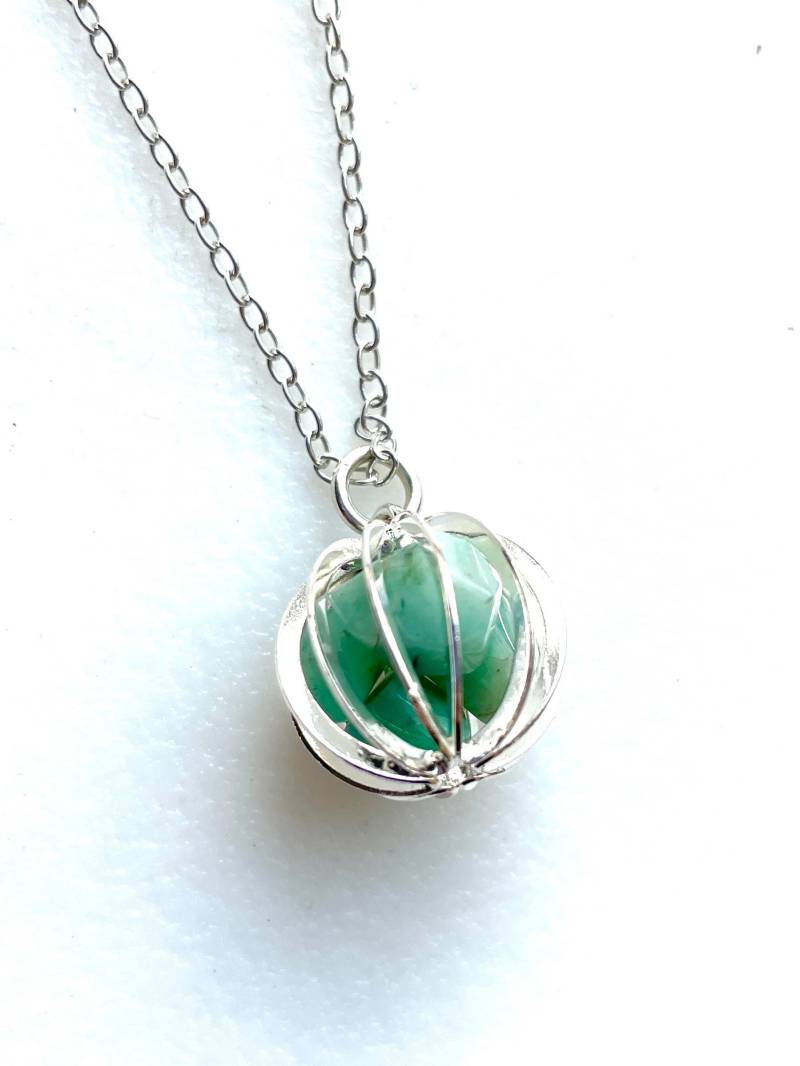 Smaragd Halskette, Echter Käfig Anhänger, Kann Birthstone, Rohe Nuggets, Natürliche Edelsteine, Sterling Silber von Linettesjewelrychest