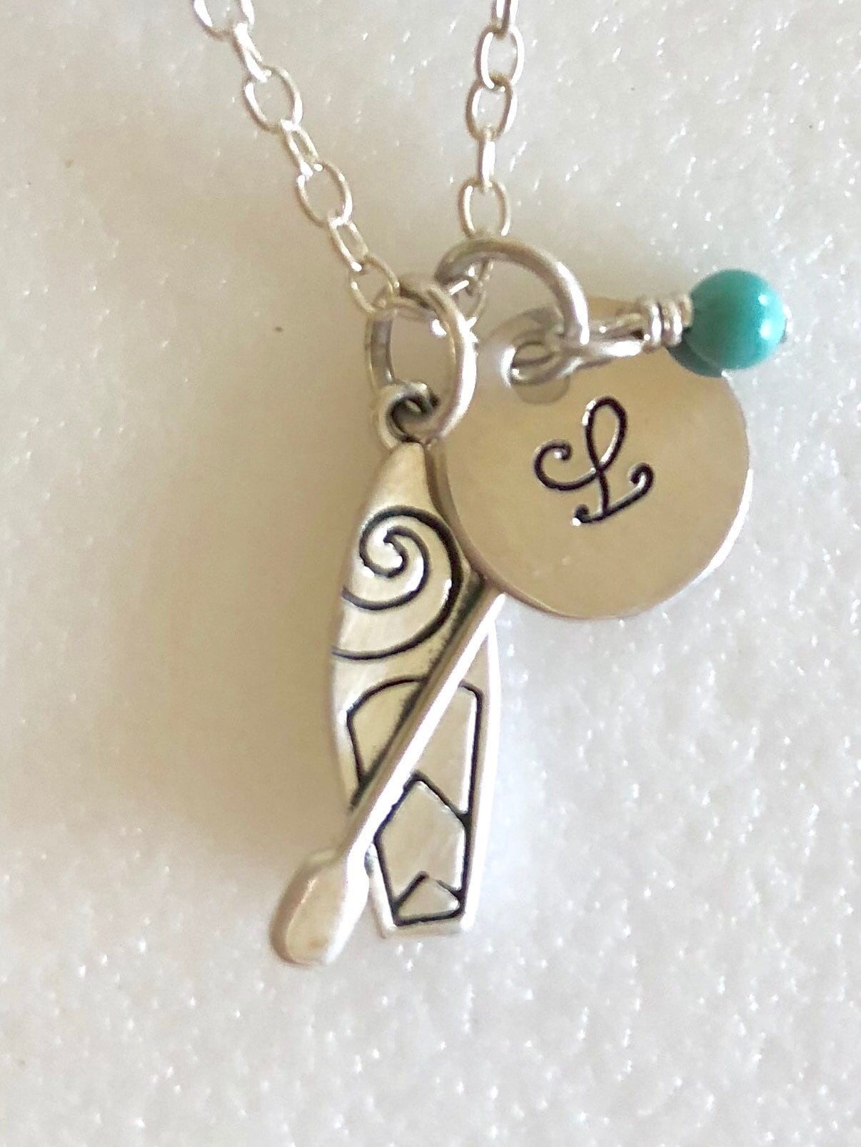 Sup Sterling Silber Halskette, Stand Up Paddle Board Anhänger Benutzerdefinierte Initiale, Boarding, Strand, Sommer, .925 von Linettesjewelrychest