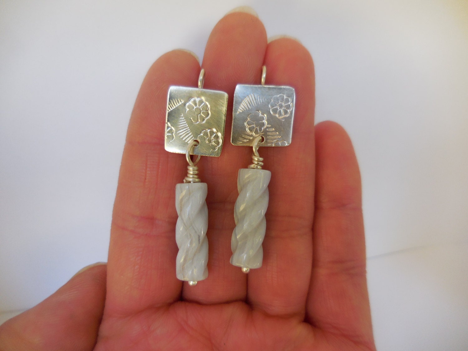 925 Silber, Blauer Spitzenachat Hängende Ohrringe von LingYenDesigns