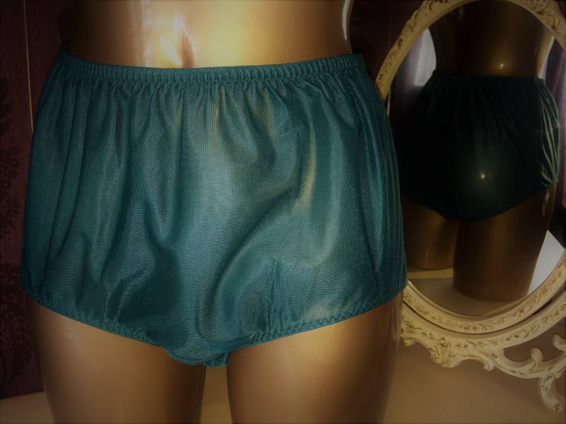 Jahrgang Stil Schlüpfer 70Er 80Er Jahre Oma Höschen Oliv Grün Halb Transparente Rutschig Größe Medium Large von LingerieClothingShop
