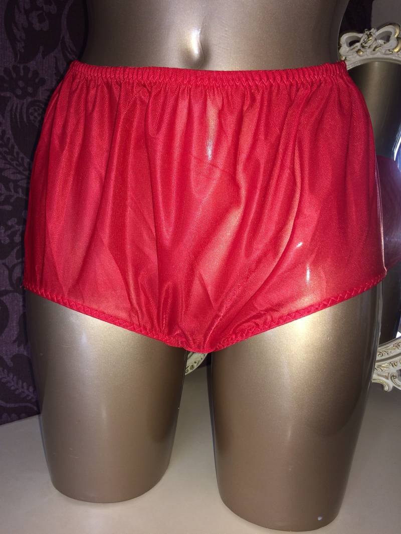Vintage Stil Schlüpfer 70Er 80Er Jahre Oma Höschen Rot Halb Transparente Rutschig Größe Medium Large Vintage Stil Schlüpfer 70Er 80Er Jahre Oma Höschen Rot Halb Transparente Rutschig Größe Medium Large von LingerieClothingShop