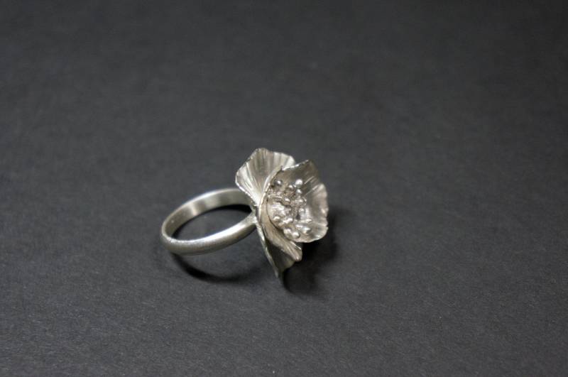 Handgemachte Mohn Blume Ring, Sterling Silber Ring Handgemachte Mohn Blume Ring, Sterling Silber Ring von LinhanZhangJewelry