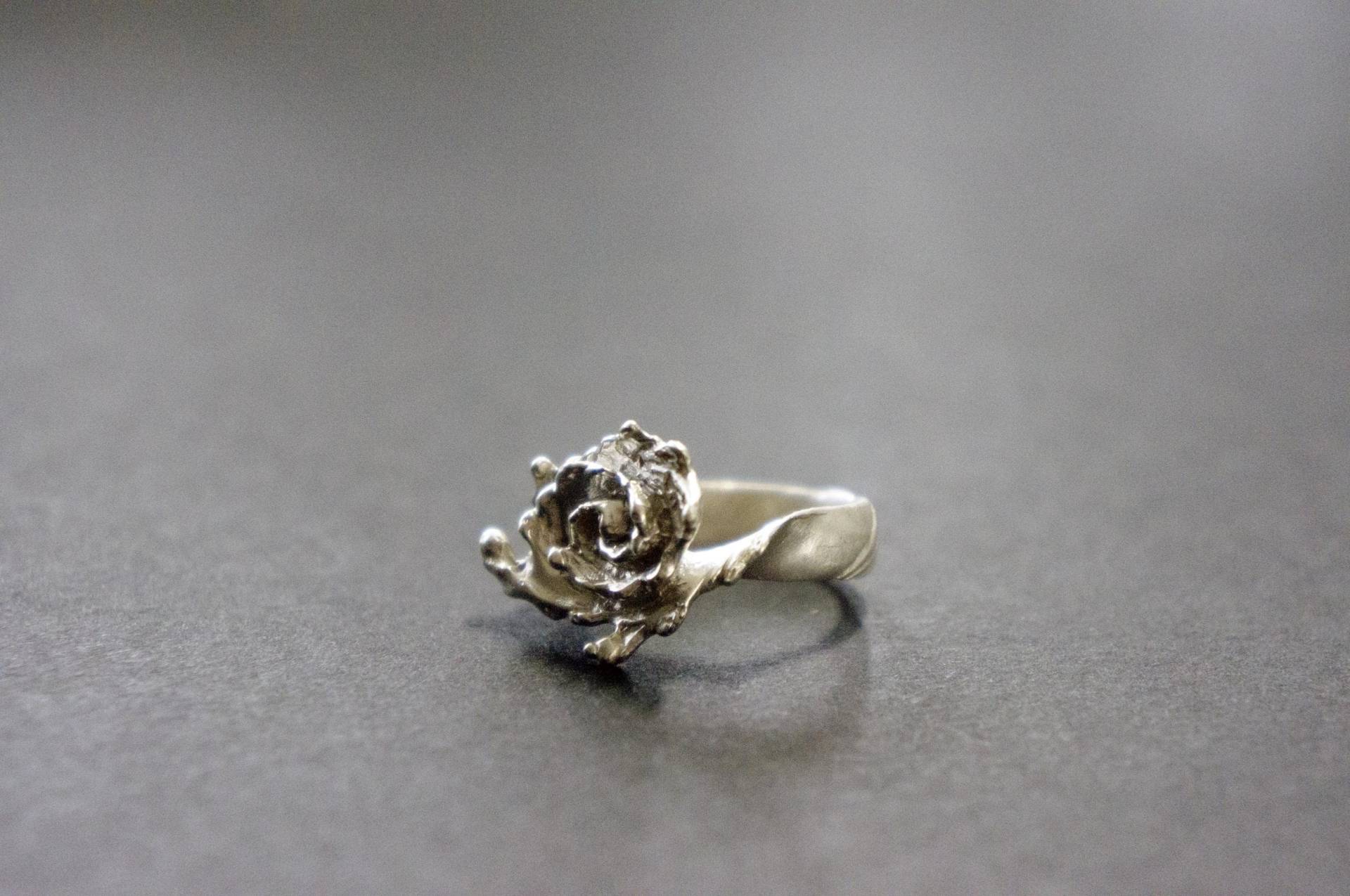 Handgemachter Wasserstrudel-Ring Aus Sterlingsilber von LinhanZhangJewelry