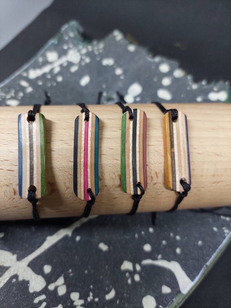 Armband Aus Alten Skateboard - Upcycling Holzschmuck Armband Aus Alten Skateboard - Upcycling Holzschmuck von LinietteKreativ