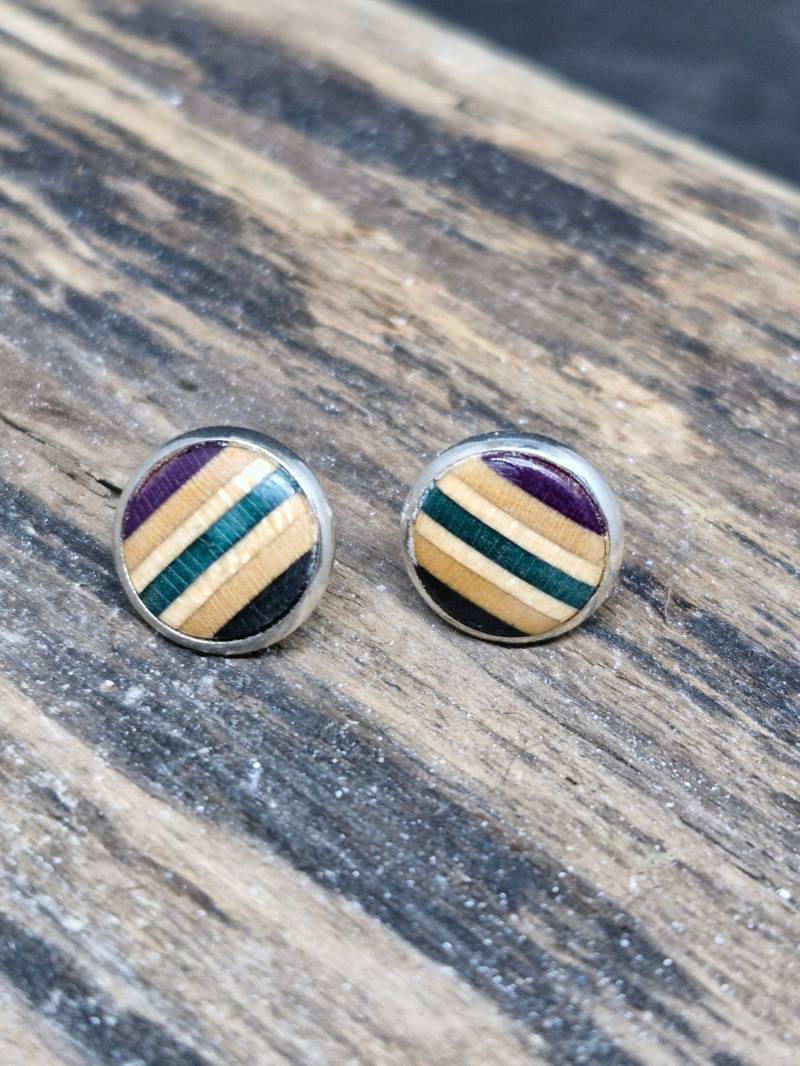 Ohrstecker Eingefasste Skateboard "Perle" Ohrstecker Eingefasste Skateboard "Perle" von LinietteKreativ