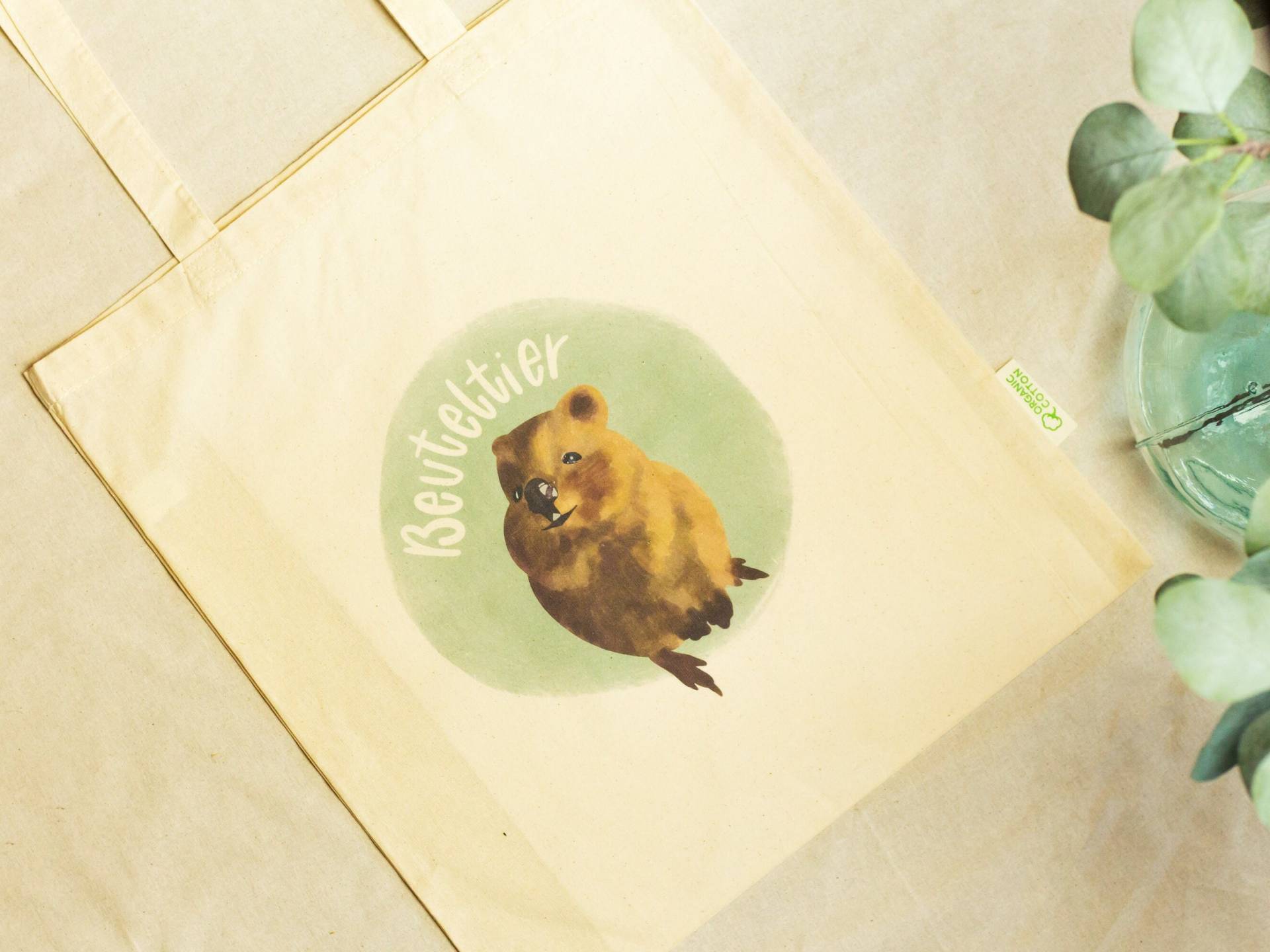 Jutebeutel Bio Baumwolle - Motiv "Beuteltier" Quokka Jutebeutel Bio Baumwolle - Motiv "Beuteltier" Quokka von Linislinienundpunkte