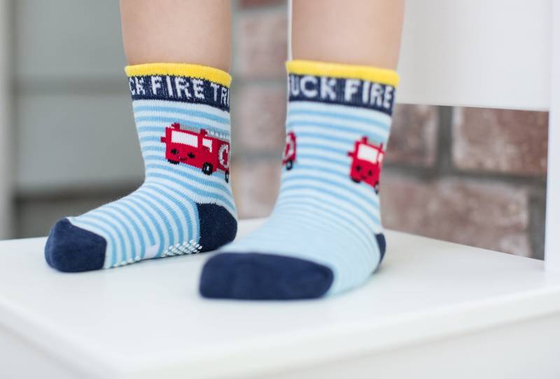 Fiery Fire Truck von LinkedSocks