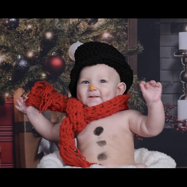 Frosty The Snowman Baby Fotorequisite Mütze Und Schal Set von LinkingLoopsBoutique