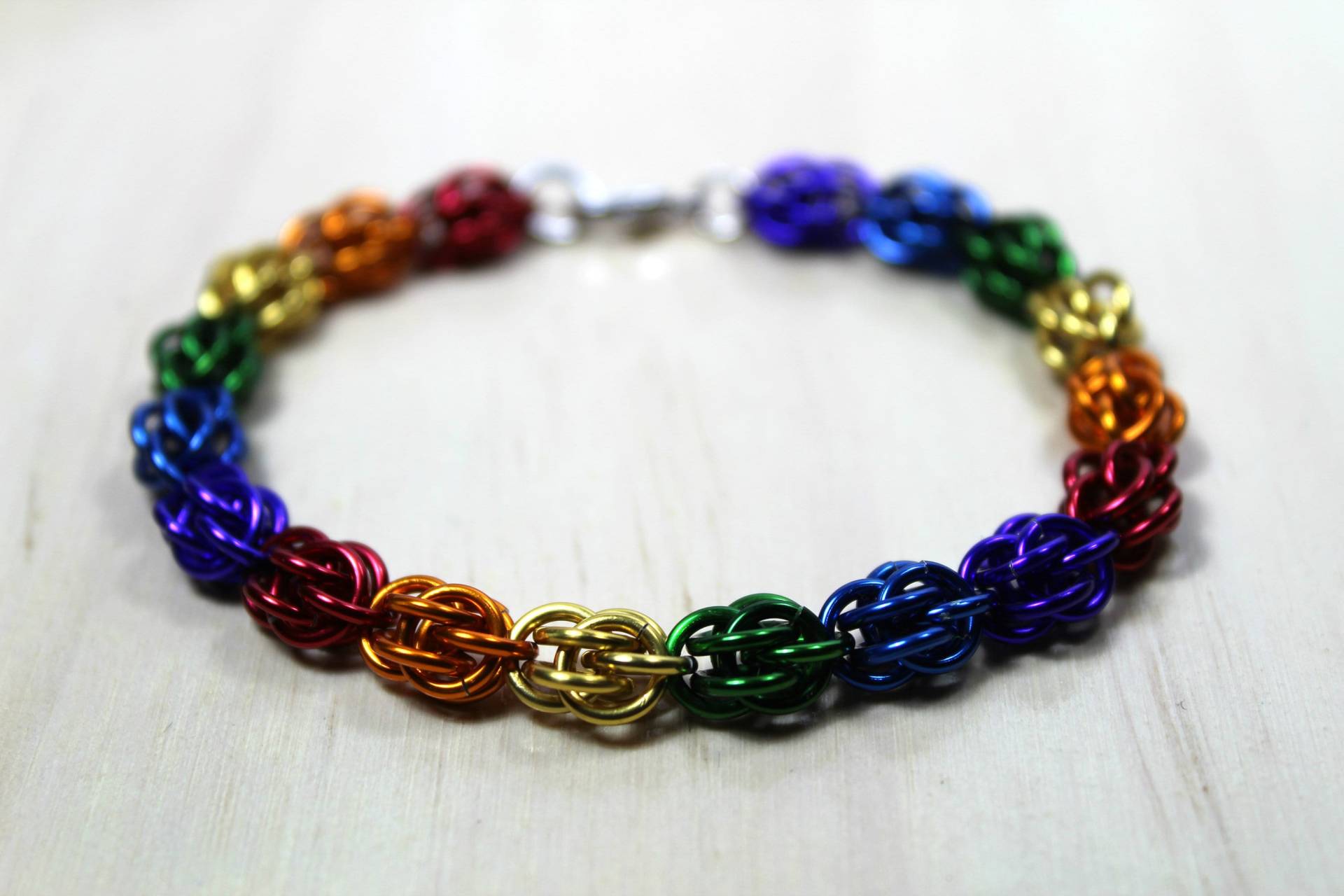 Sweetpea Chain Maille Regenbogen Pride Armband Lgbtqia von LinksBySarah