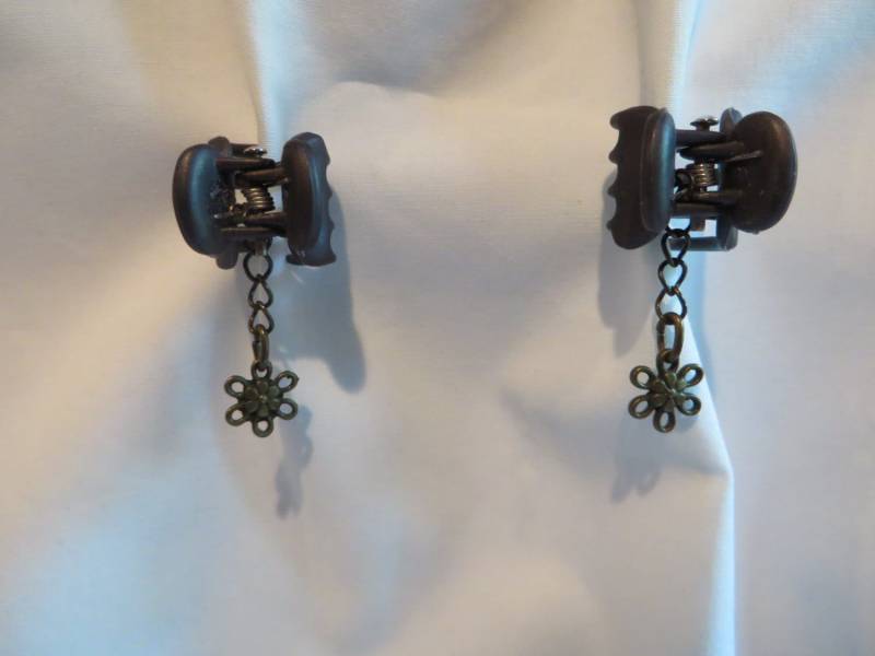 1/2" Dunkel Burgund Haarspangen Mit Hängenden Blumenperle, Haar-Clips, Clips, Hängend, Blume von LinsFinalTouch