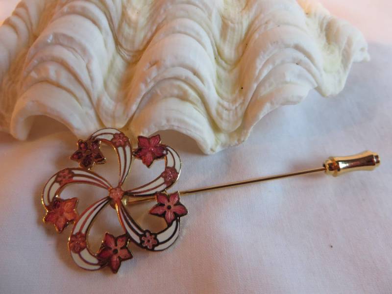 Zwei Runde Vintage Stifte von LinsFinalTouch