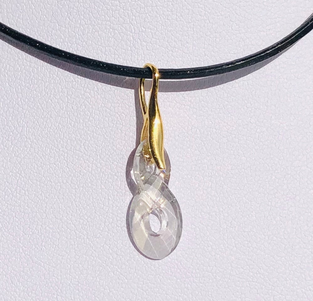 Halskette Mit Lederband Und Infinity Swarovski Anhänger Halskette Mit Lederband Und Infinity Swarovski Anhänger von LinseyyCreations