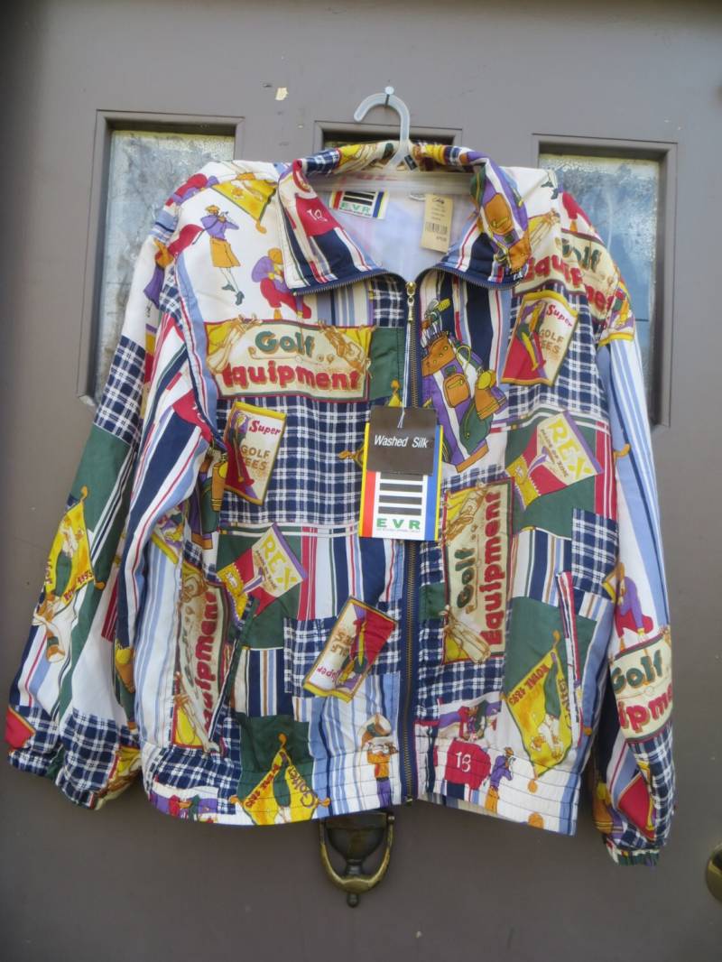 80Er Jahre Bomberjacke Ghetto Golfausrüstung Unisex in Reinseide, Gr. S 80Er Jahre Bomberjacke Ghetto Golfausrüstung Unisex in Reinseide, Gr. S von Linsvintageboutique