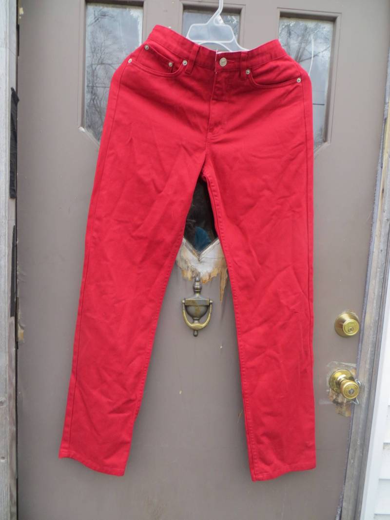 Vintage Tommy Hilfiger 1990 Rote Baumwoll Denim High Waist Mom Jeans Hose Gr. 36 Vintage Tommy Hilfiger 1990 Rote Baumwoll Denim High Waist Mom Jeans Hose Gr. 36 von Linsvintageboutique