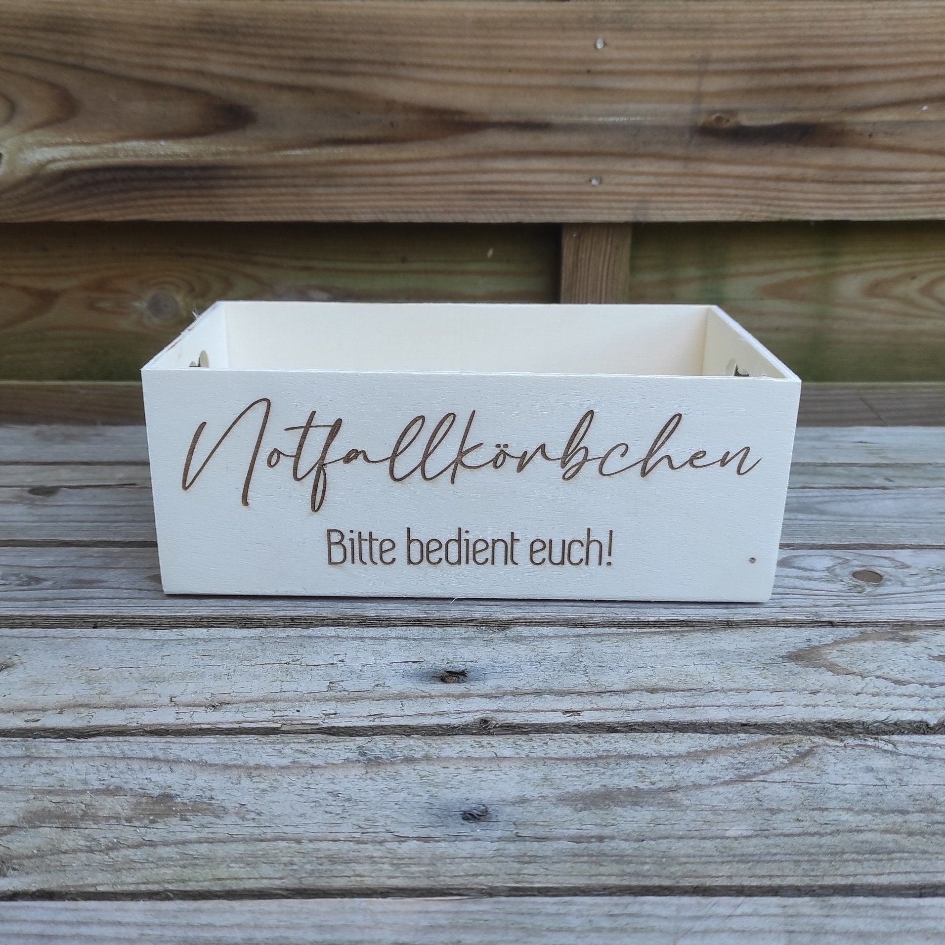 Notfallkörbchen, Notfallkiste, Toilette, Hochzeit, Kleine Helfer, Hochzeitsfeier, Hochzeitsaccessoire, Kosmetik, Trauzeugen, Trauzeugin Notfallkörbchen, Notfallkiste, Toilette, Hochzeit, Kleine Helfer, Hochzeitsfeier, Hochzeitsaccessoire, Kosmetik, Trauzeugen, Trauzeugin von LioLaAtelier