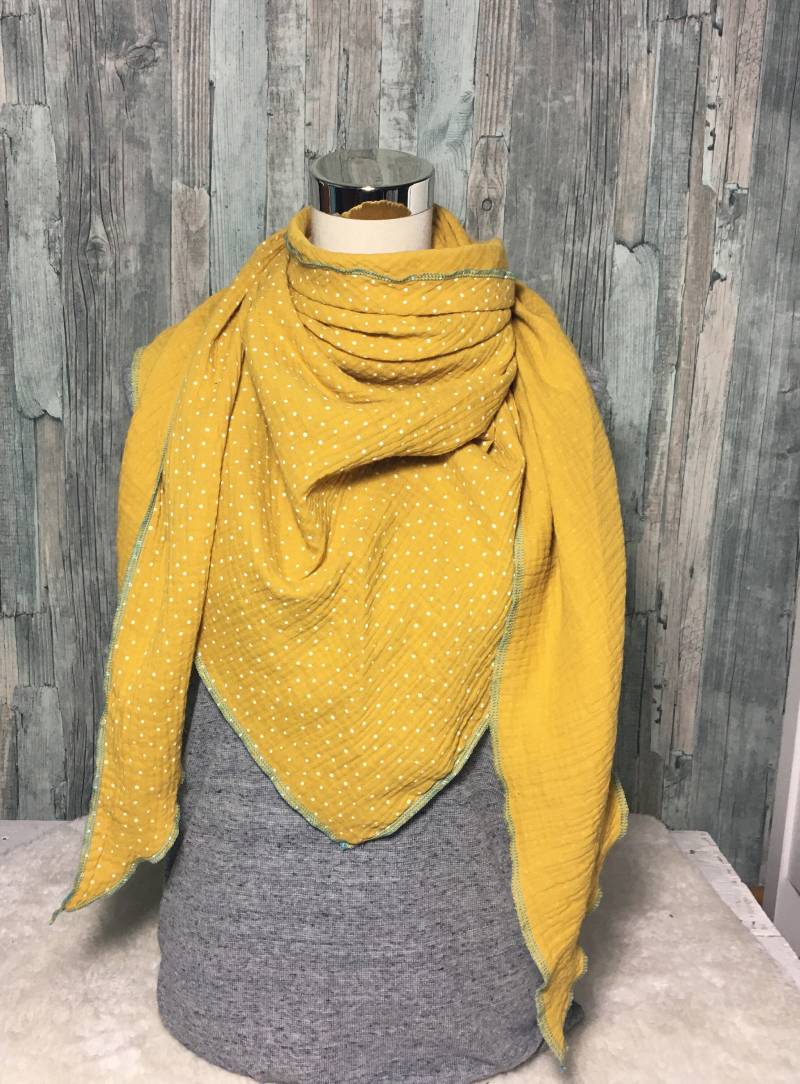 Dreieckstuch Halstuch Damen Xxl Aus Musselin "Gelb Mit Punkten " Wickelschal Tuch Handmade Schal Sommertuch Einlagig von Liolinos