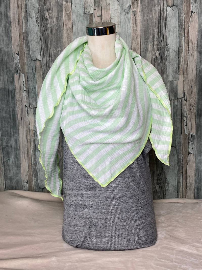 Dreieckstuch Halstuch Streifen Hellgrün Musselin Wickelschal Tuch Handmade Schal Einlagig von Liolinos