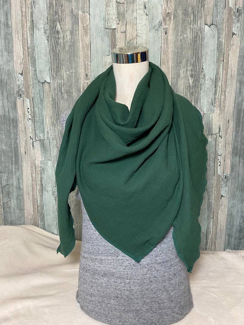 Dreieckstuch Musselinschal "Wald Grün " Wickelschal, Tuch, Handmade, Schal, Einlagig Dreieckstuch Musselinschal "Wald Grün " Wickelschal, Tuch, Handmade, Schal, Einlagig von Liolinos