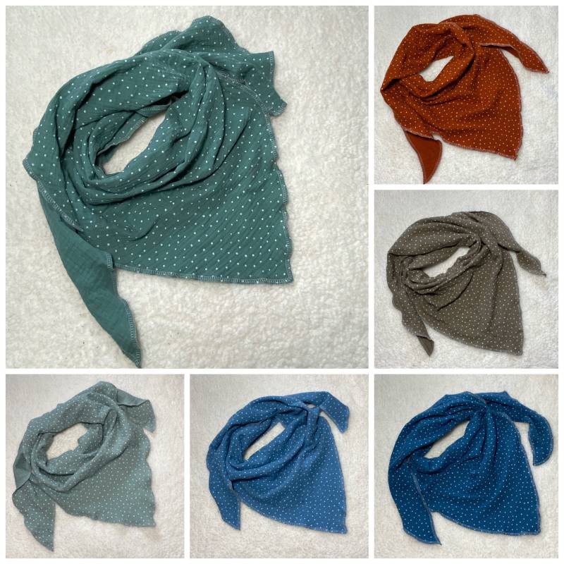 Kinder Musselinhalstuch "Punkten" Grün , Blau" Dreieckstuch Musselin Wickelschal Tuch Handmade Schal von Liolinos